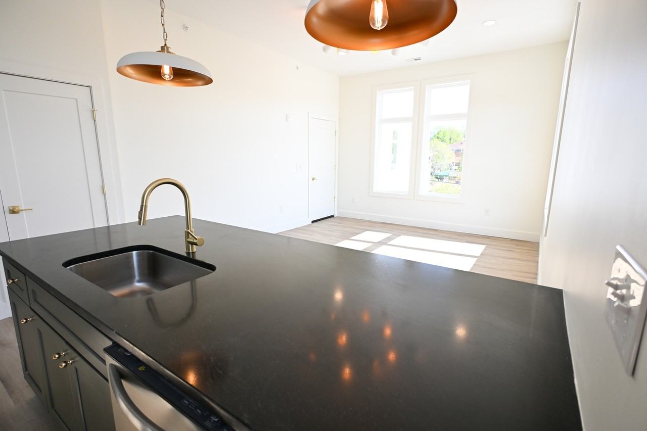 2307 Bedford Ave #8 - Photo 5 of 12