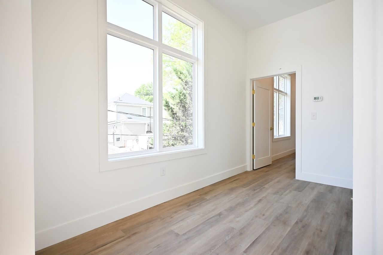 2307 Bedford Ave #8 - Photo 7 of 12