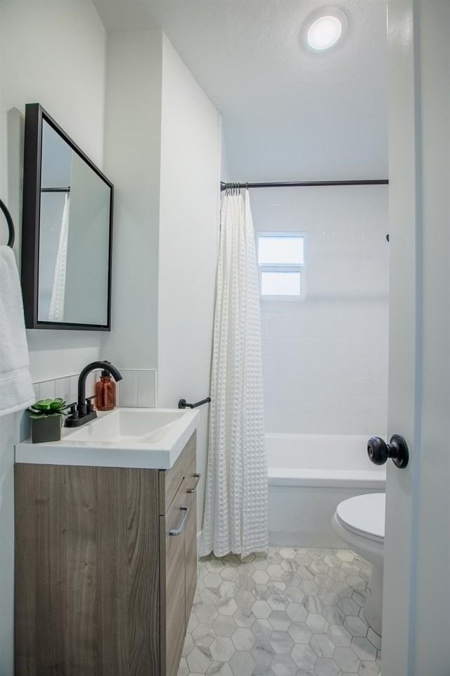 6822 E 7th Ave #1 - Photo 7 of 8