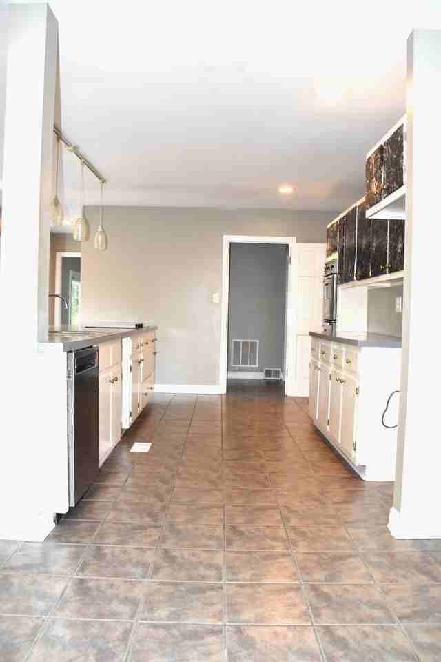 1461 Kirby Pkwy #1 - Photo 3 of 21