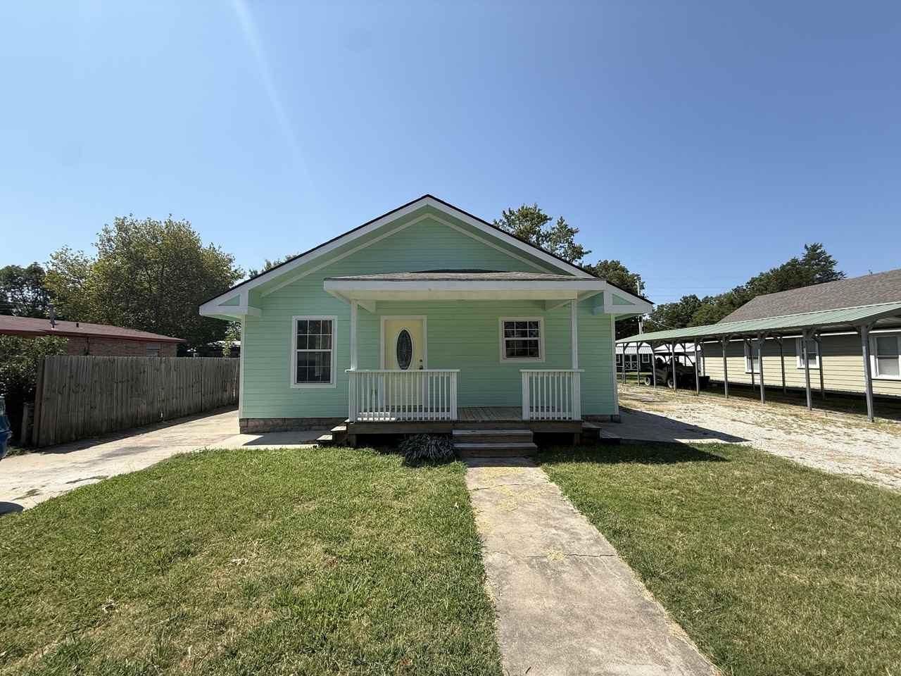 607 E Broadway #1
