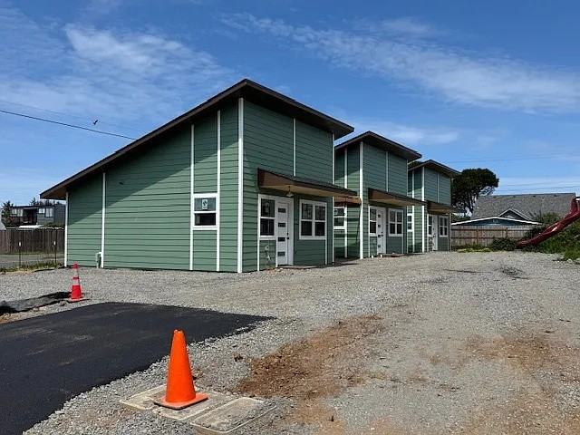580 Childs Ave #A - Photo 7 of 12