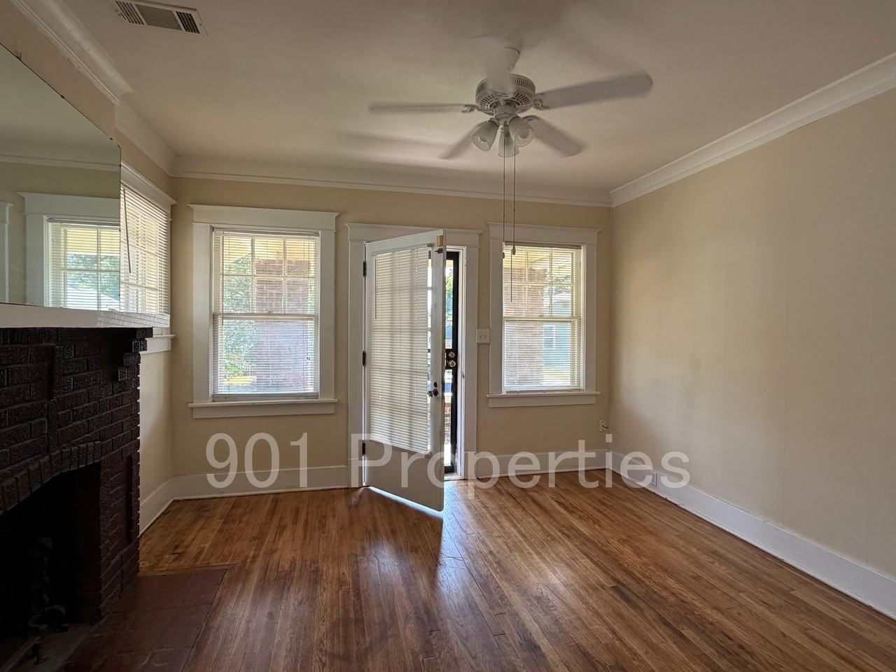 1055 S Cox St #1 - Photo 3 of 18