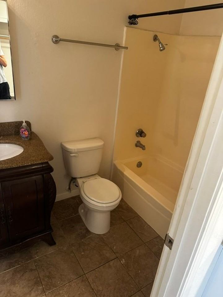124 Fontana Ave - Photo 3 of 5