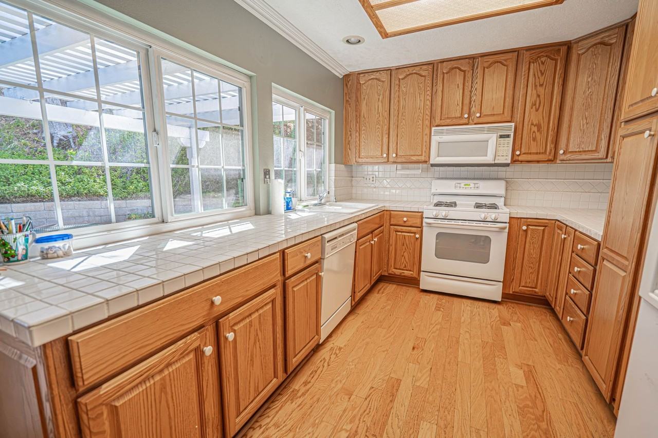 18930 Tenderfoot Trail Rd - Photo 5 of 31