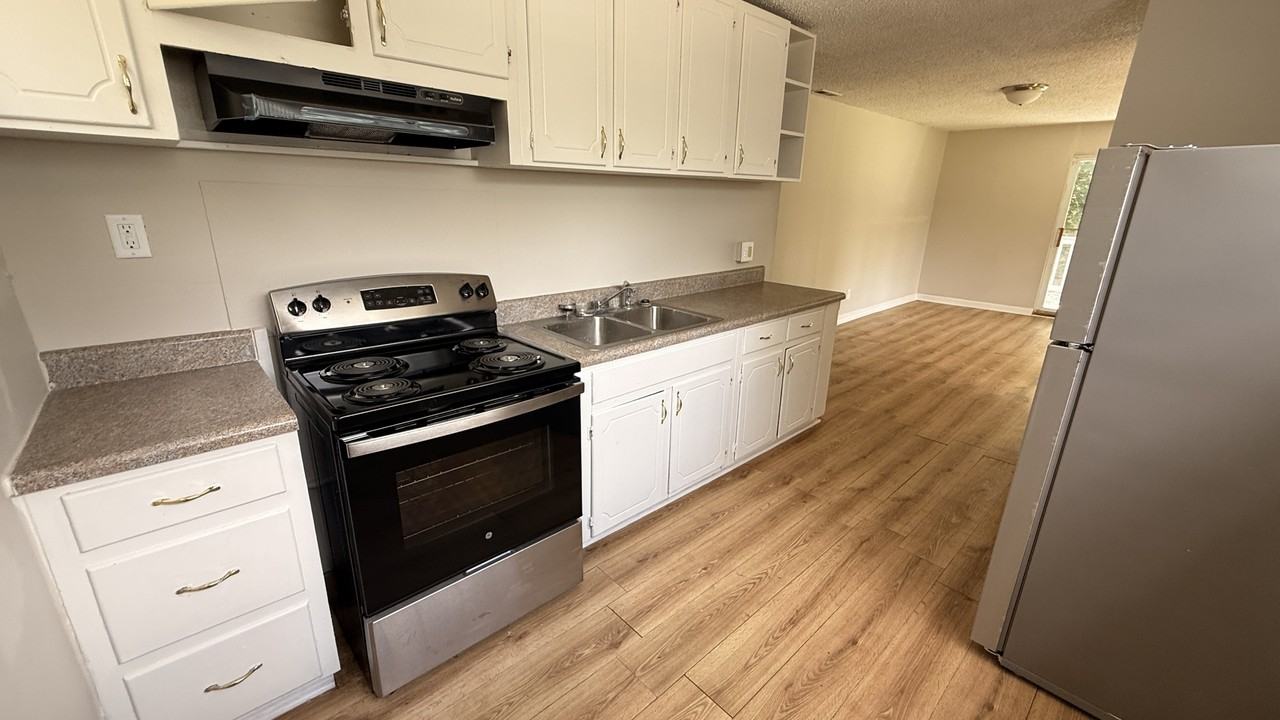 1376 Creel Ct #1 - Photo 4 of 10