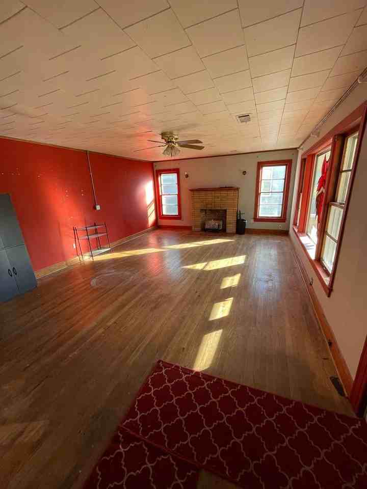 4306 - The Den - Photo 2 of 13