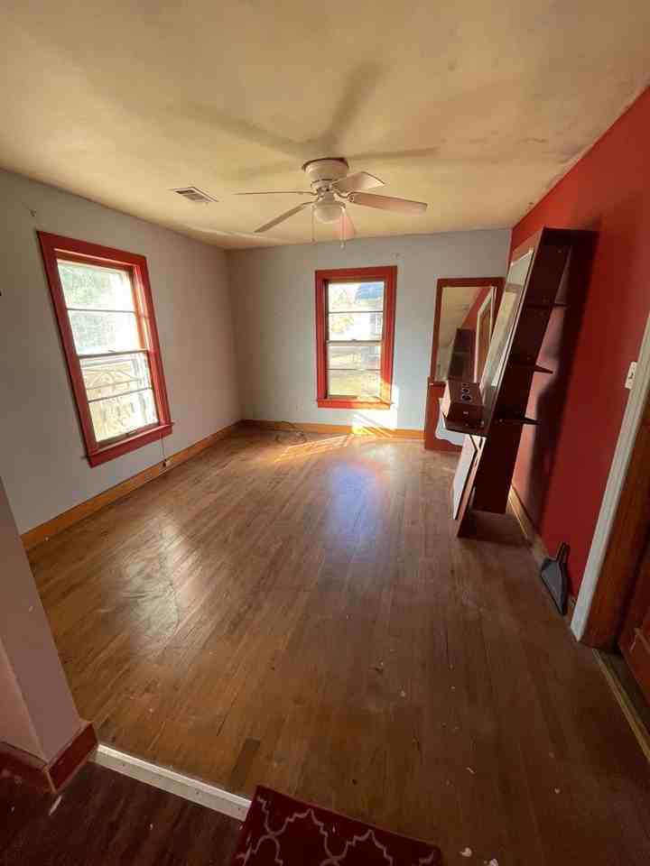 4306 - The Den - Photo 3 of 13