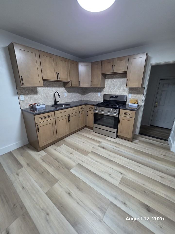 4228 N Fairhill St #1 - Photo 5 of 15
