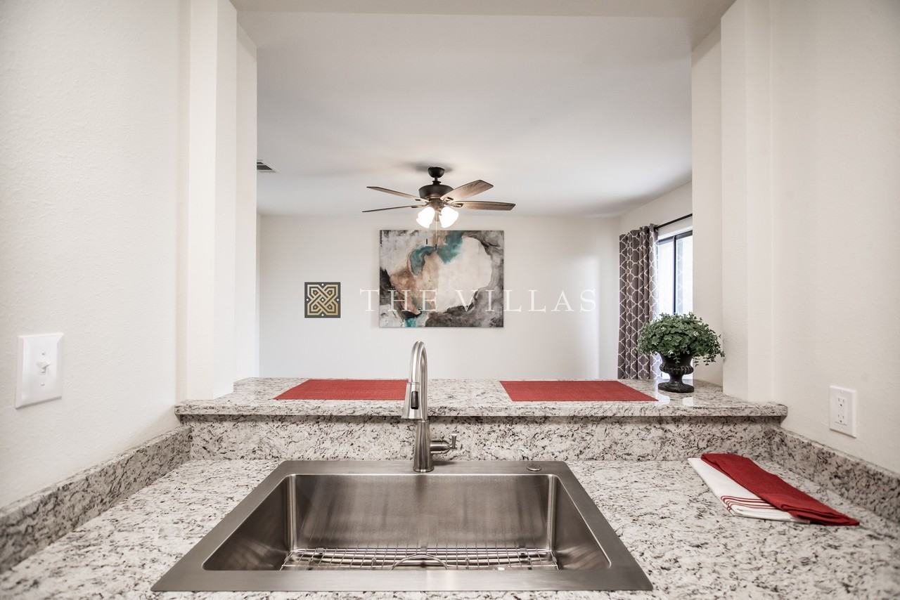 121 Costa Del Oro St - Photo 3 of 14