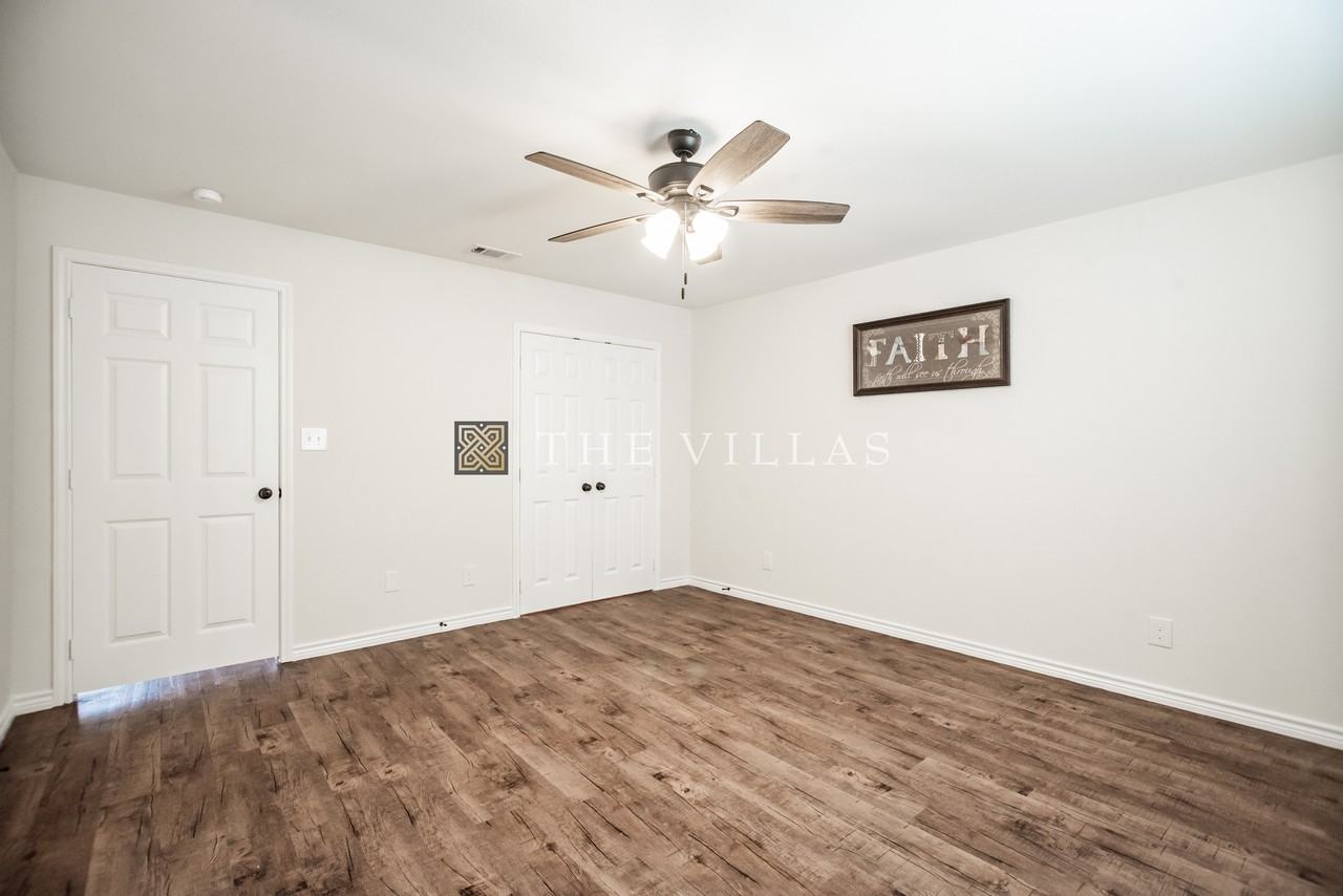 121 Costa Del Oro St - Photo 6 of 14