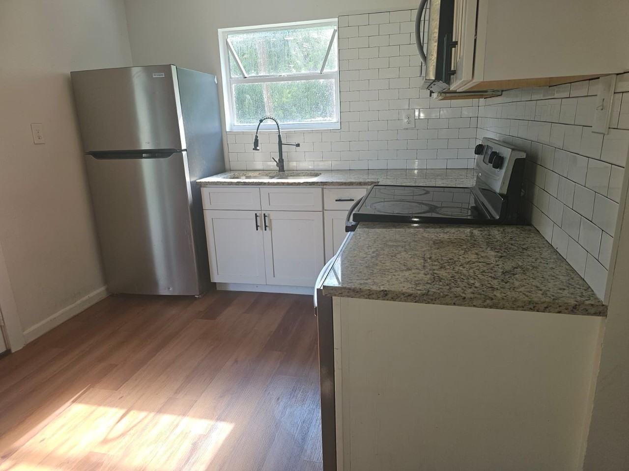 615 Clearlake Rd #1 - Photo 5 of 11