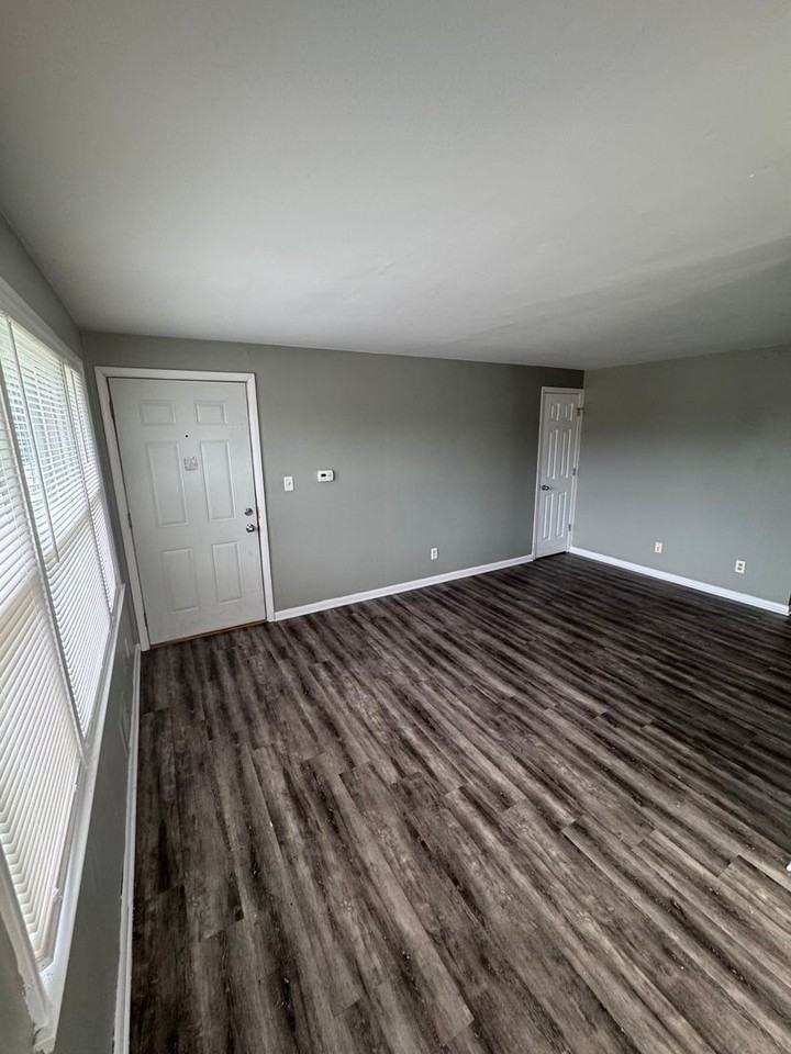 515 3 Mile Rd - Photo 3 of 6
