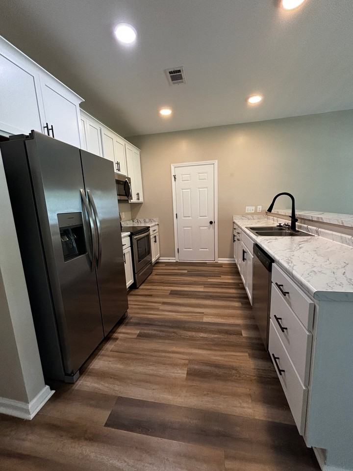 604 N Main St #604NMAIN - Photo 4 of 11