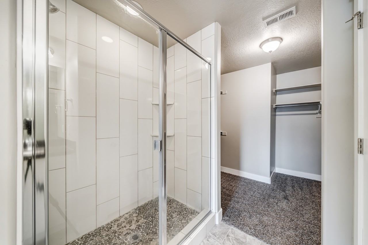 4403 W Glendon Dr - Photo 5 of 15