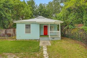 featured image of 212 W 58th St