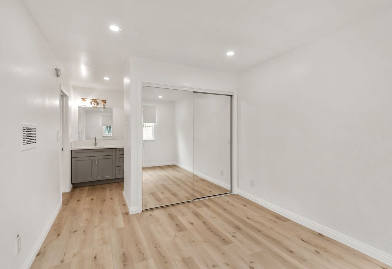 1201 Magnolia Ave - Photo 7 of 12