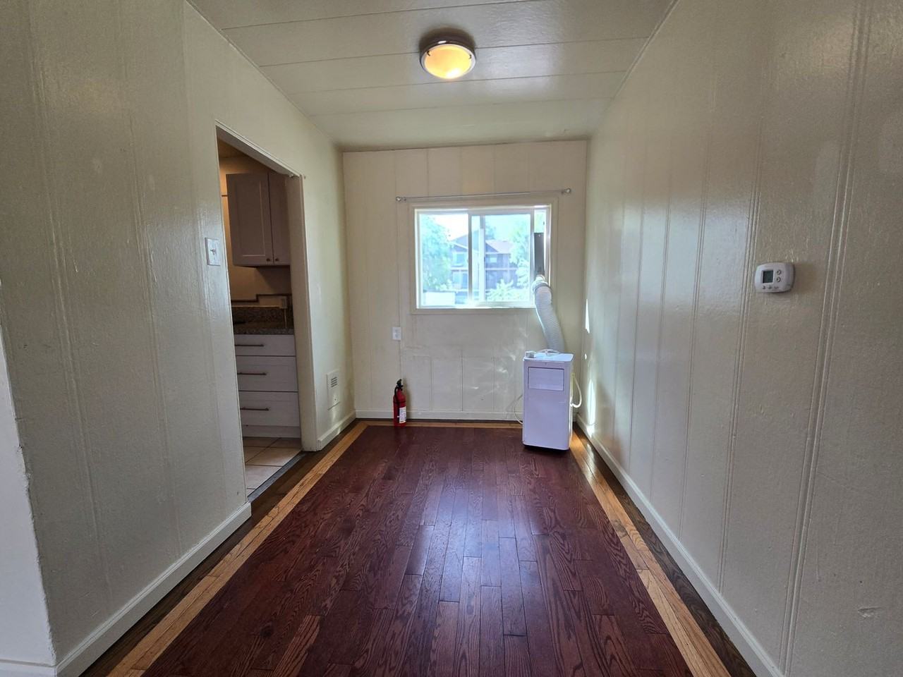326 W 11th St - Photo 4 of 15