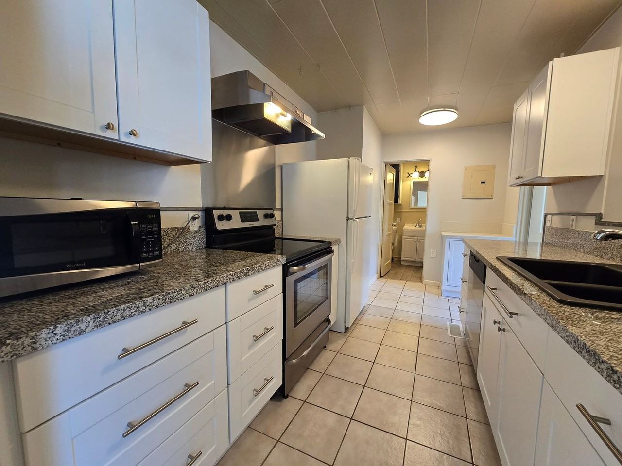 326 W 11th St - Photo 5 of 15