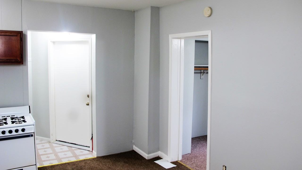 316 3rd Avenue West - Photo 3 of 8