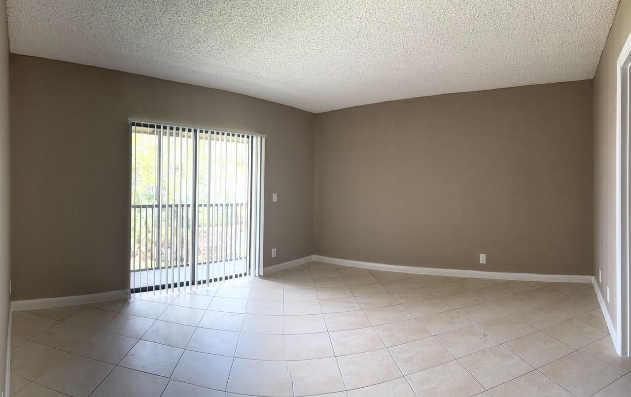 11571 Nw 45th St - Photo 4 of 8