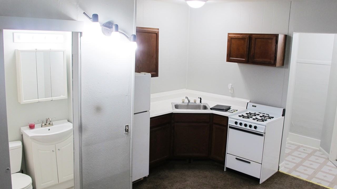 316 3rd Avenue West - Photo 2 of 8