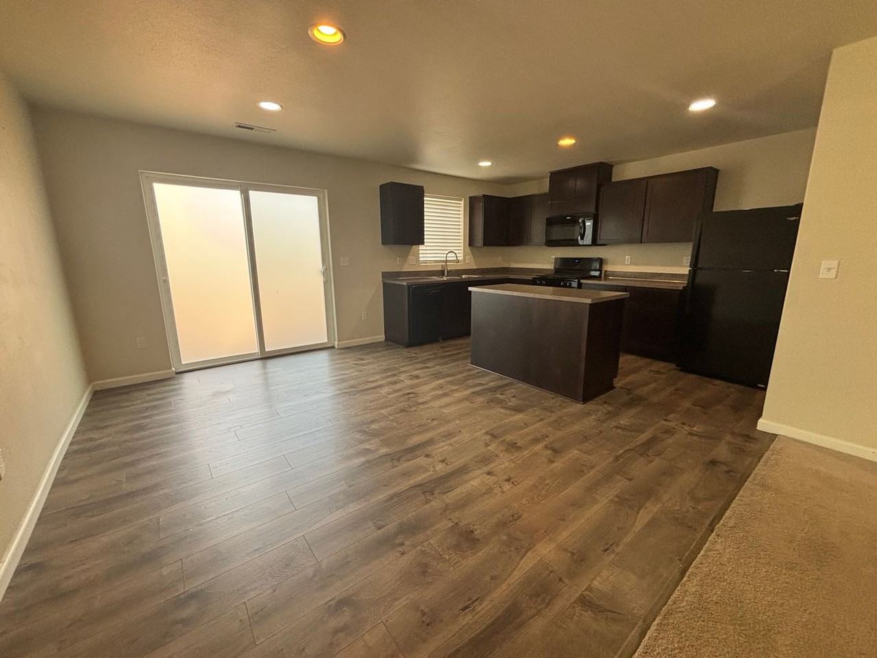 1001 1001 Southview Dr - Photo 2 of 22