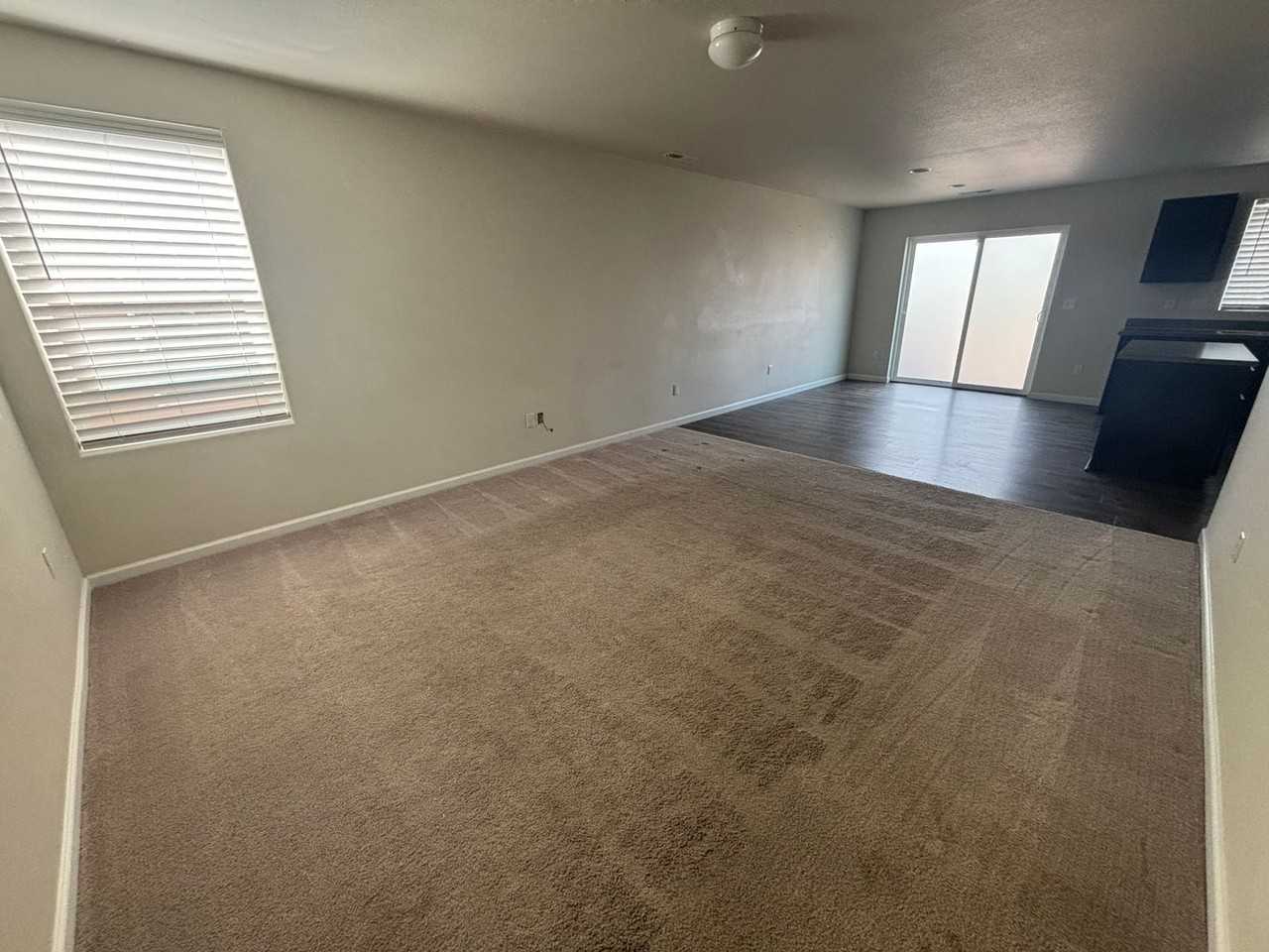 1001 1001 Southview Dr - Photo 3 of 22
