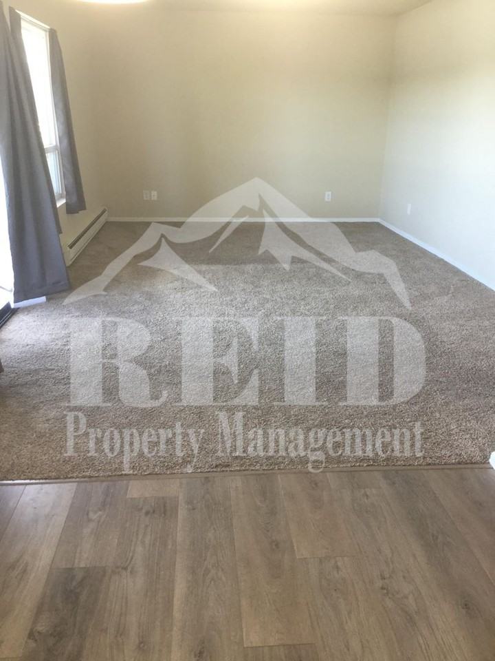 924 Shorewood Dr #17 - Photo 6 of 26