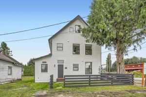 featured image of 31628 W Commercial St