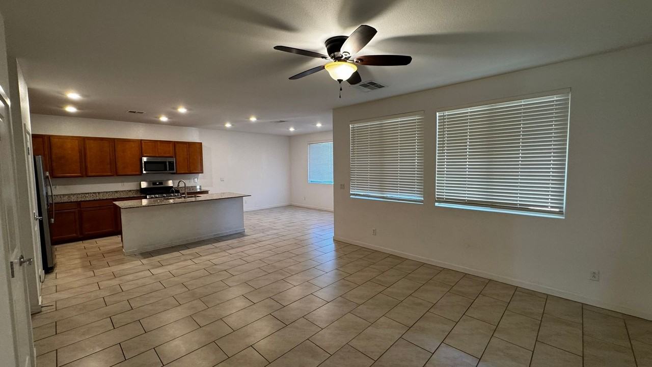 7080 Garnet Crest Ct - Photo 6 of 35