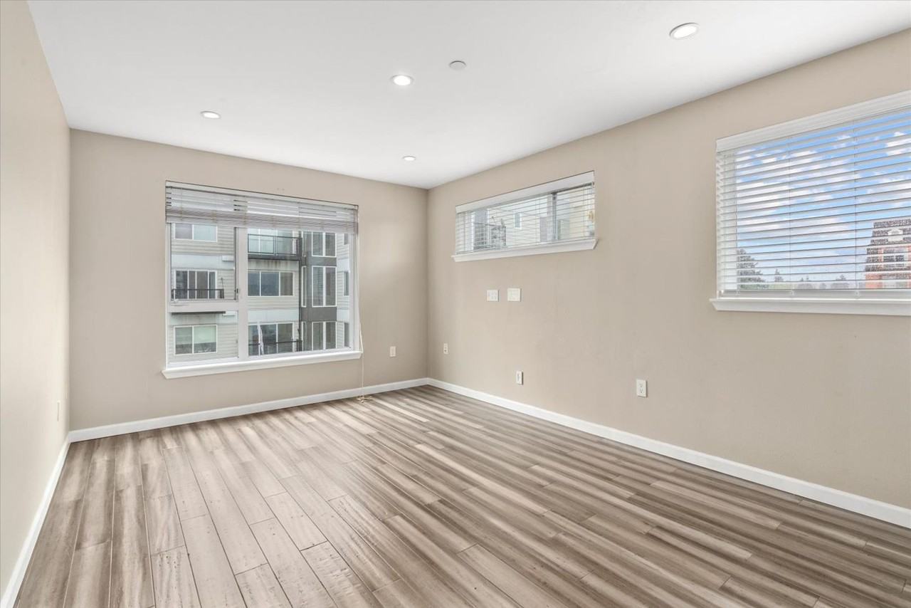 12334 31st Ave Ne #409 - Photo 4 of 16