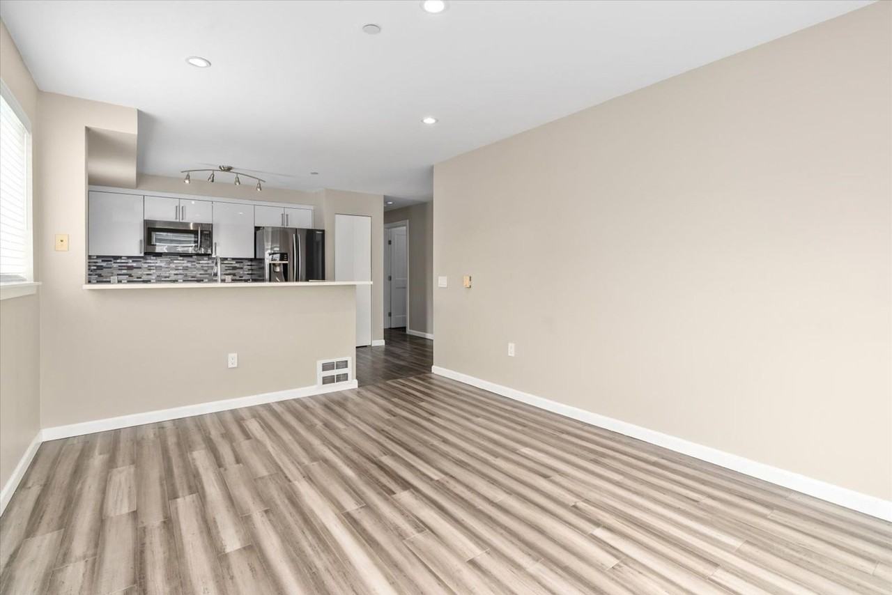 12334 31st Ave Ne #409 - Photo 5 of 16