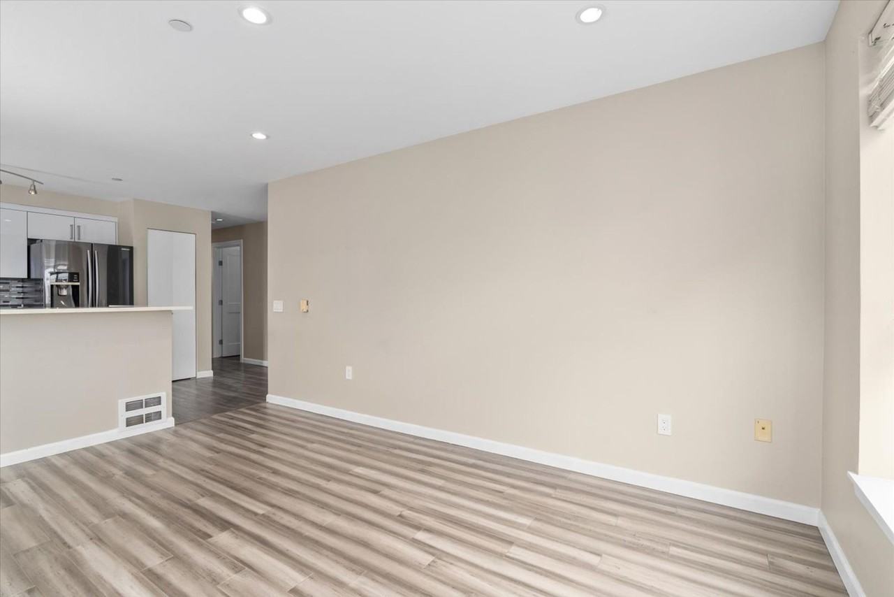 12334 31st Ave Ne #409 - Photo 6 of 16
