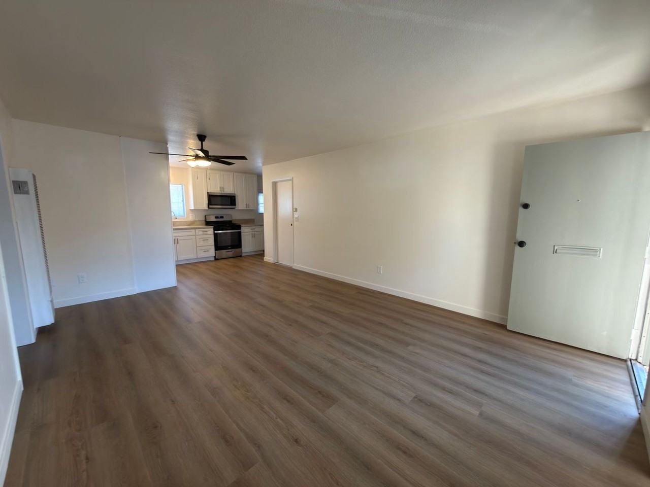 318 S Bedford Rd - Photo 2 of 22