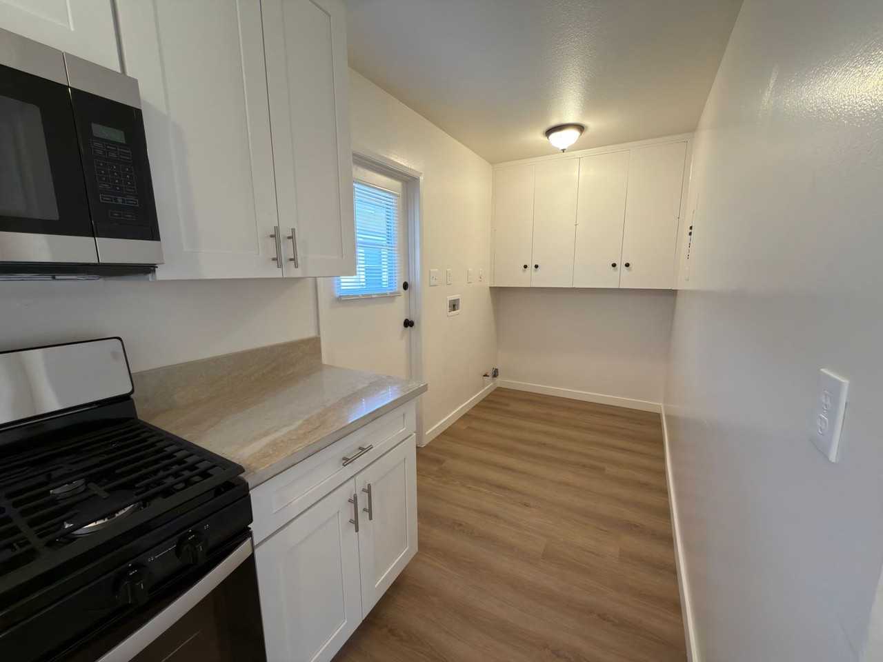 318 S Bedford Rd - Photo 6 of 22