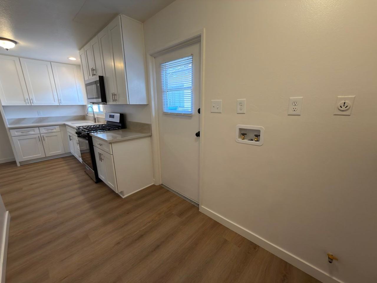 318 S Bedford Rd - Photo 7 of 22