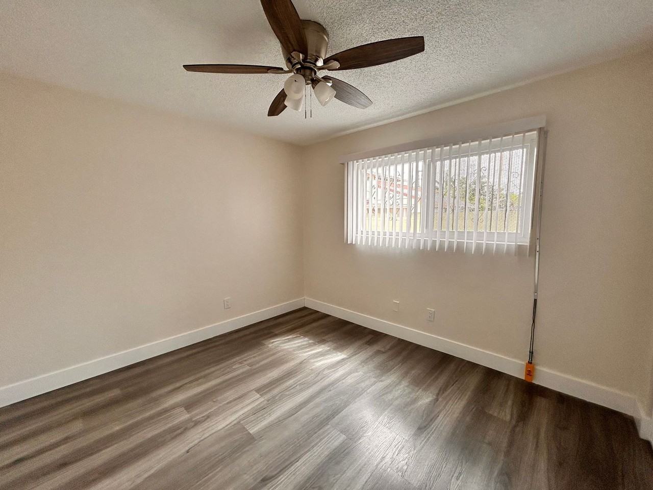6128 Gotham St - Photo 7 of 8