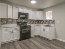 featured image of 880 N Pershing St