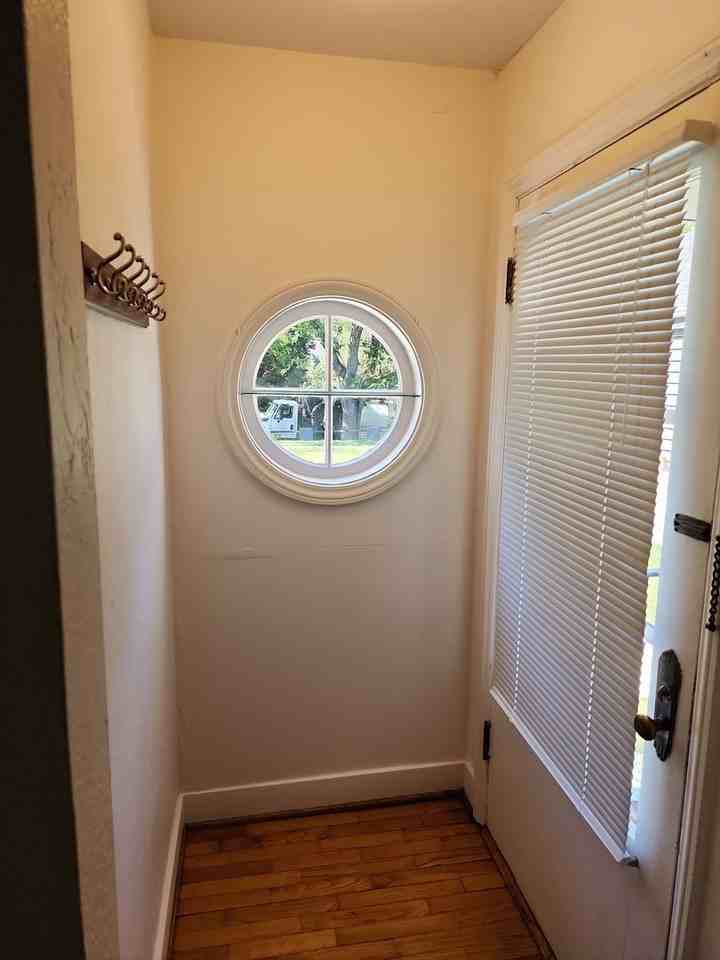 1075 E 19th Ave - Photo 4 of 15