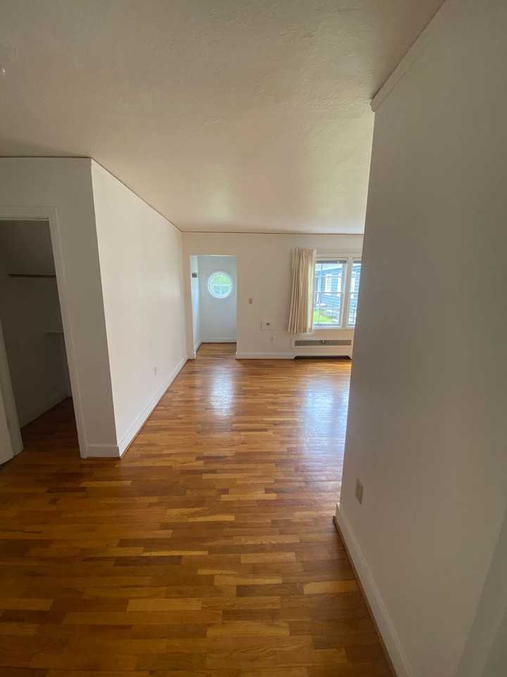 1075 E 19th Ave - Photo 7 of 15