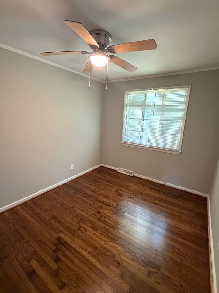 3234 Marlborough Rd - Photo 3 of 8