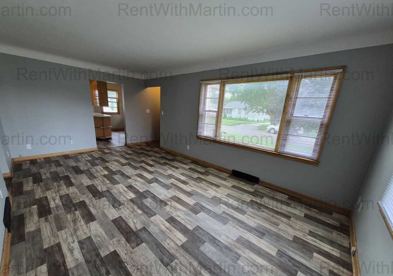 413 Hope Ave - Photo 3 of 24