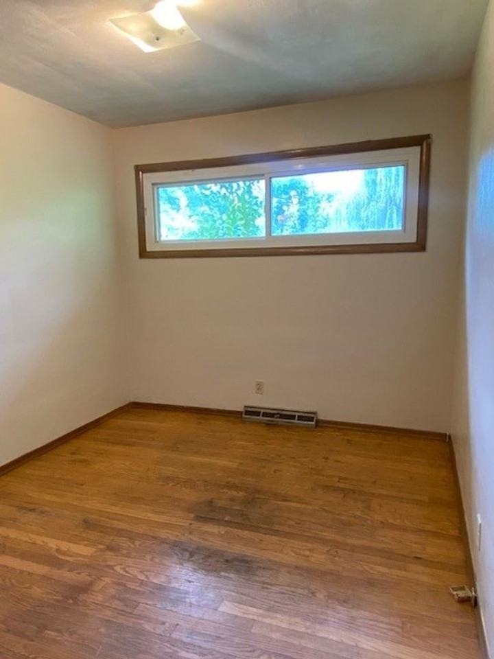214 Cheryl Dr - Photo 3 of 13