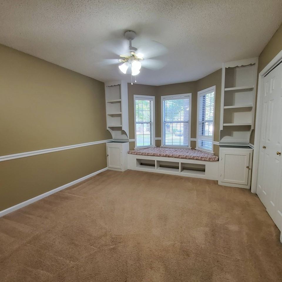 2403 Spring Valley Cir - Photo 5 of 13