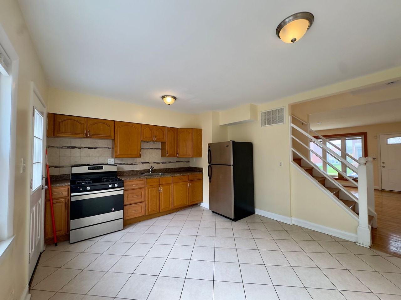 1243 S Grantley St - Photo 6 of 19