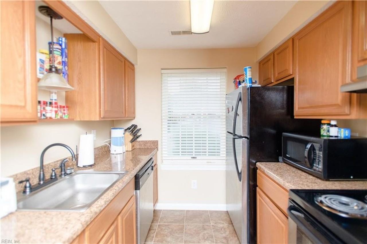 63 Lucinda Ct - Photo 2 of 12