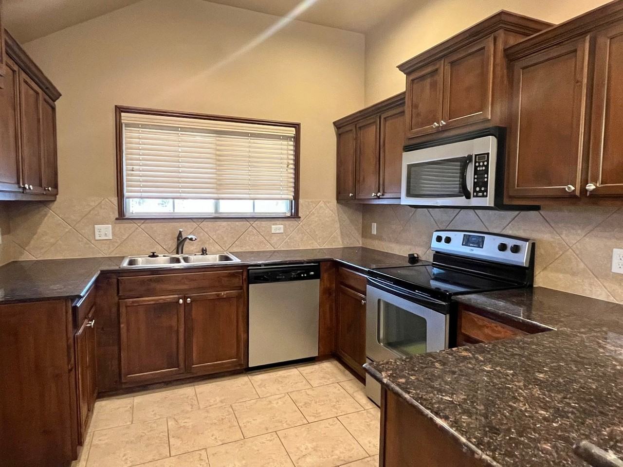 2425 Nw 194th Ter - Photo 4 of 17