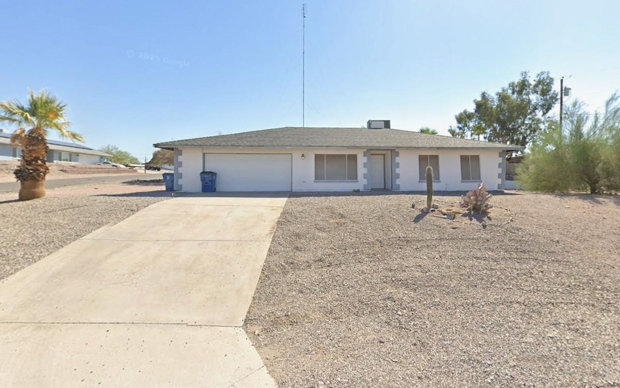 3590 Clearwater Dr