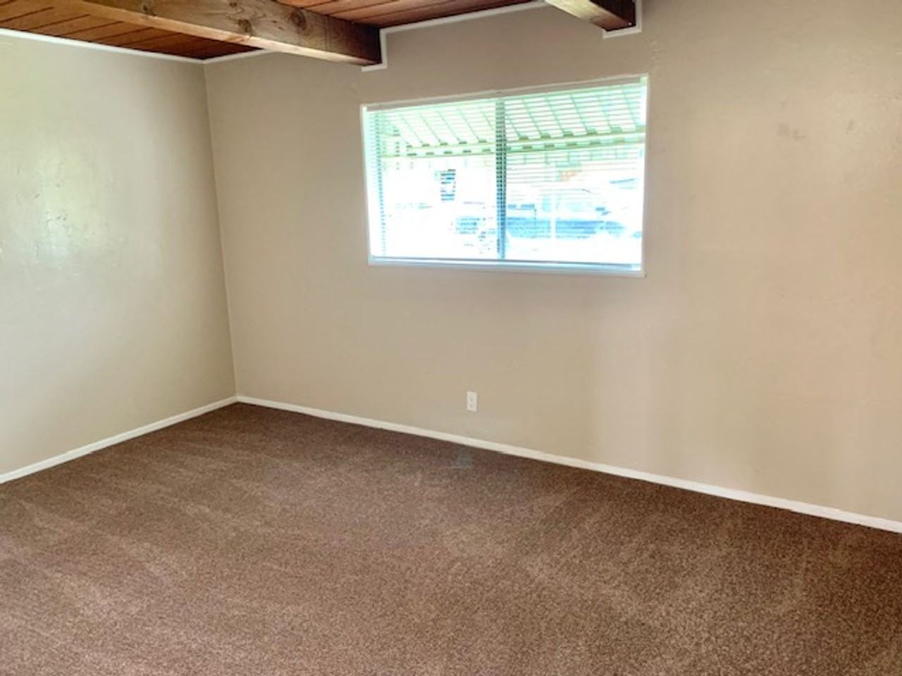 4409 Jenkins Way - Photo 7 of 19
